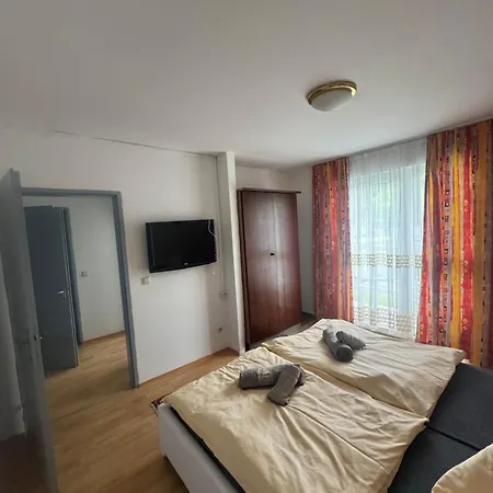 Guesthouse-mother Guest house *