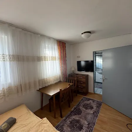 Guesthouse-mother 招待所