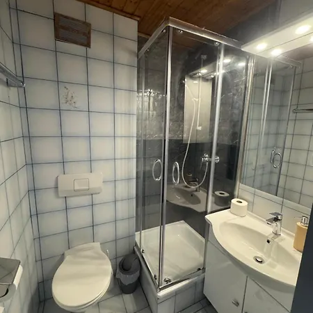 Guesthouse-mother 招待所 圣卡荐