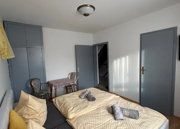 Guesthouse-mother Pensjonat *